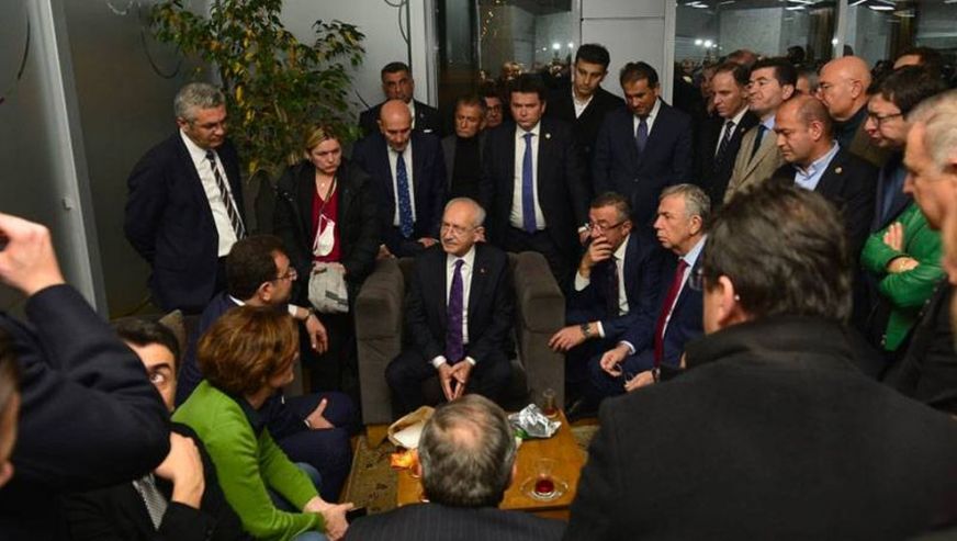 CHP lideri Kılıçdaroğlu Berlin'den İstanbul'a döndü, Saraçhane’ye geldi...
