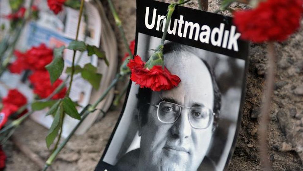 Gazeteci-yazar Uğur Mumcu'nun katledilişinin üzerinden 30 yıl geçti...