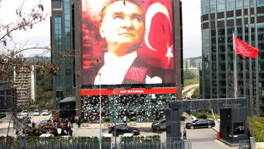 İstanbul Valiliği: CHP İstanbul İl Başkanlığı civarında ateş edilmesiyle ilgili 4 şüpheli yakalandı