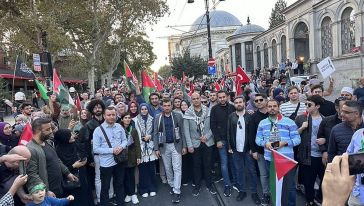 İstanbul'da Filistin'e destek yürüyüşü! Selçuk Bayraktar'da yürüyüşe katılanlar arasındaydı...