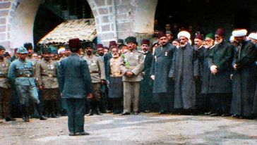 Atatürk'ün Diyarbakır'da II. Ordu Kumandanı olduğunda çekilen fotoğrafı büyük beğeni topladı!