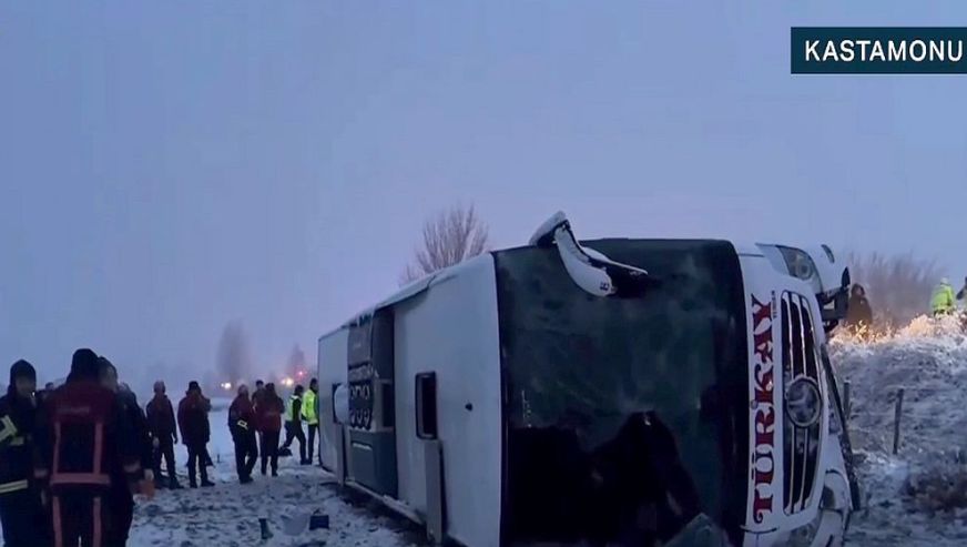 Kastamonu'da otobüs devrildi! Vali acı haberi açıkladı: 6 can kaybı, 33 yaralı...