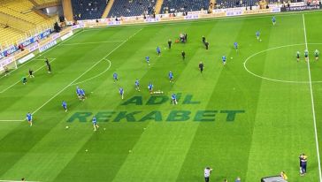 Fenerbahçe'nin çimlere yazdırdığı yazı gündem oldu: "Adil Rekabet..!"