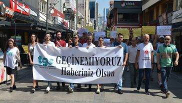 İzmir'deki gazetecilerden “maaş” protestosu: “Geçinemiyoruz haberiniz olsun..!”