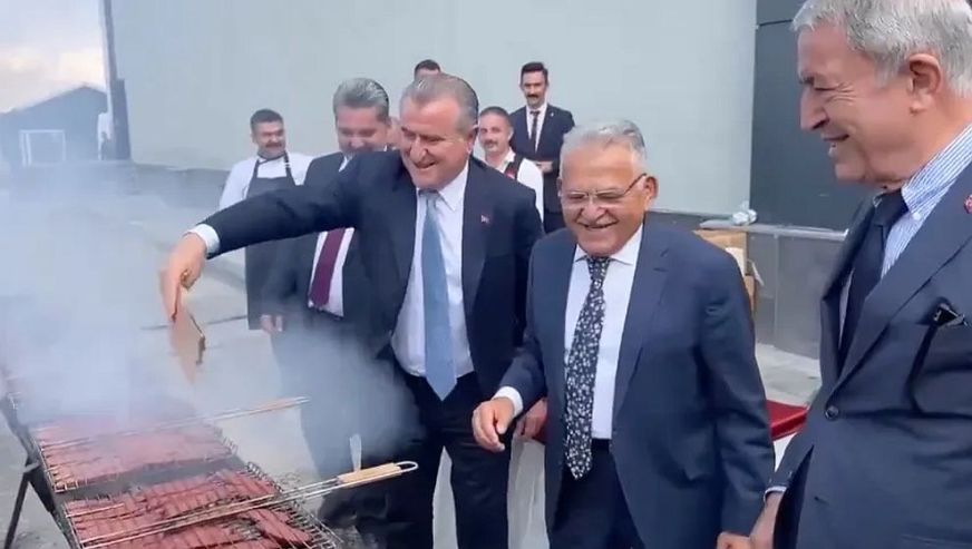 AK Partililerin, Kayseri'deki sucuk partisi tepki çekti! 