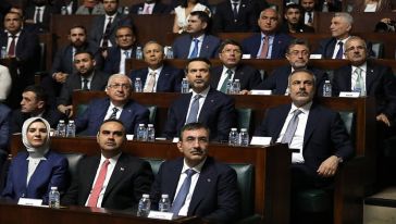 Cumhurbaşkanı Erdoğan 'Kabine değişikliği' sinyalini vermişti! AK Parti'de ‘vitrin savaşı' başladı! En az 4 bakan gidici...