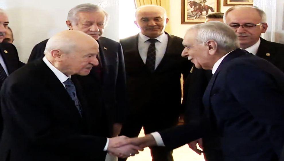 DEM Parti'den Devlet Bahçeli'ye ziyaret! Bahçeli kapıda karşıladı...