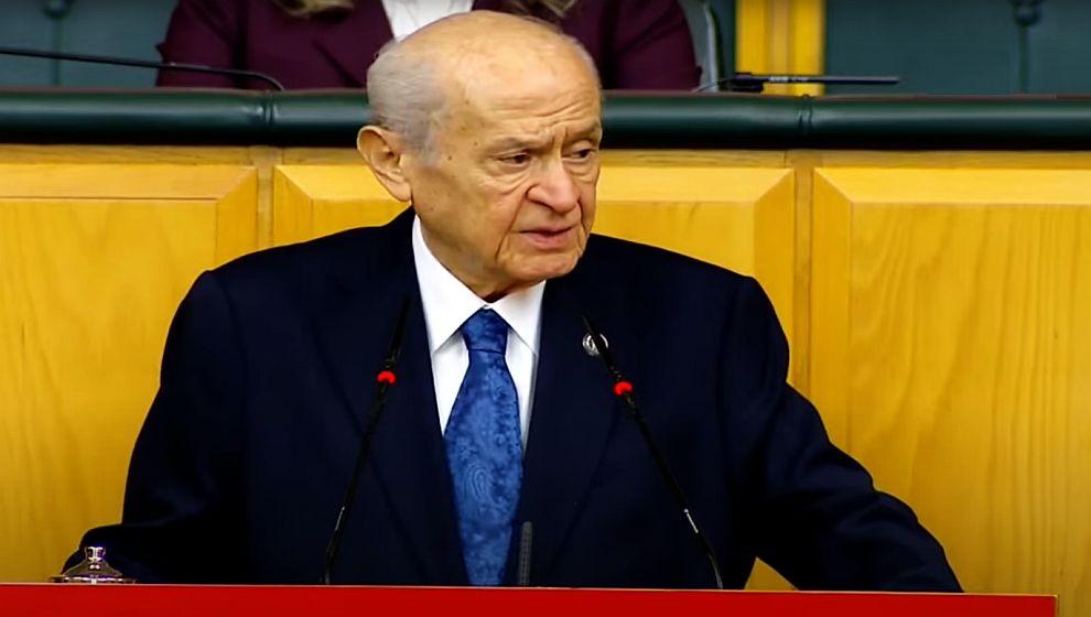 MHP lideri Bahçeli kürsüde gözyaşlarını tutamadı! Kartalkaya'daki yangında ölen çocukların isimlerini saydı...