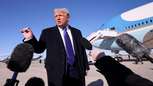 AP, Bloomberg ve Reuters muhabirleri Trump'ın uçağına alınmadı!