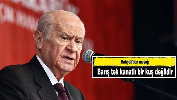 Devlet Bahçeli: "İmralı çağrısıyla kabuğunu kıran gelişmeler hayırlı adımlardır. Terörsüz Türkiye'nin perdesi aralandı..."