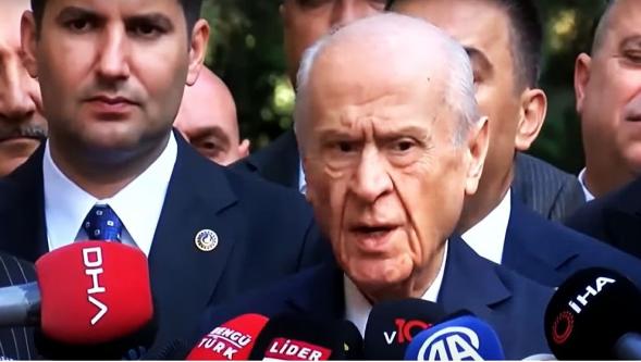 MHP lideri Bahçeli bayram namazı sonrası konuştu: "Yeni anayasaya ihtiyaç vardır. Meclis'e önemli görev düşüyor"