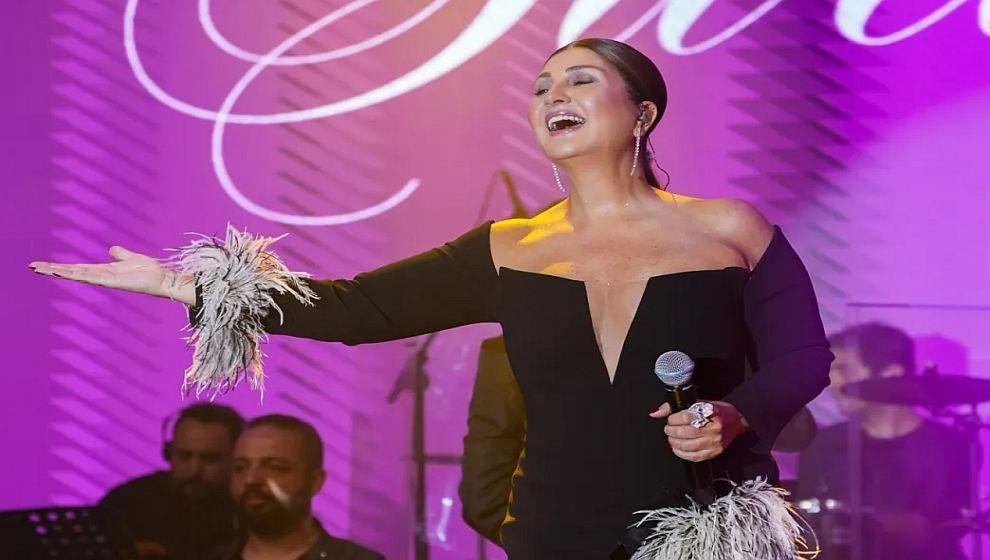 Şarkıcı Sibel Can'ın mutluluğu... Babaanne oluyor!
