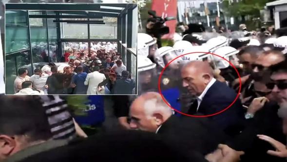 CHP İstanbul İl Başkanlığı'nda tarihi görüntü! Vekiller makam odasına barikat kurdu...