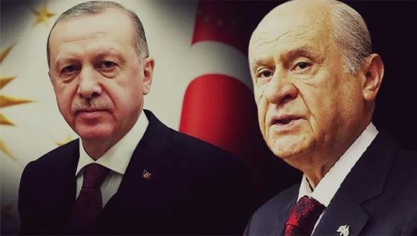 Cumhurbaşkanı Erdoğan'ın eski yol arkadaşından flaş iddia: 'Bahçeli her an erken seçim çağrısı yapabilir..!'