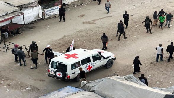 Dünyanın gözü Gazze'de... Hamas, 7 İsrailli rehineyi Kızıl Haç'a teslim etti..!