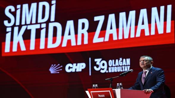 CHP'de tarihi kurultay! Özgür Özel bir yılda üçüncü kez genel başkan seçildi...