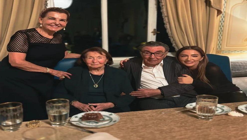 Doğan Ailesinin şarkılı, türkülü 'evlilik yıl dönümü' kutlaması...