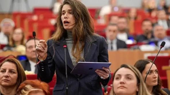 1 saat ifade verdi! Çeşme Belediye Başkanı Lal Denizli serbest bırakıldı...