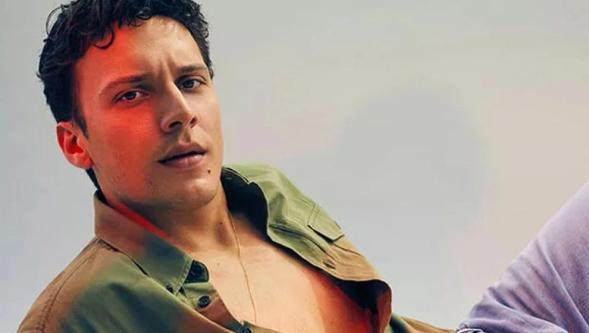 Ünlülere yönelik yürütülen uyuşturucu soruşturması... Şarkıcı Edis hakkında yakalama kararı çıkarıldı!