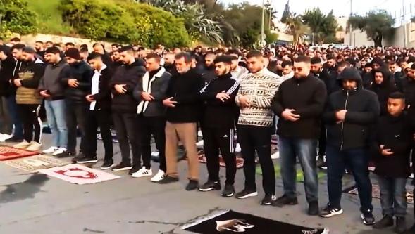 60 yıl sonra bir ilk! Mescid-i Aksa'da bayramda ibadet yasağı..!