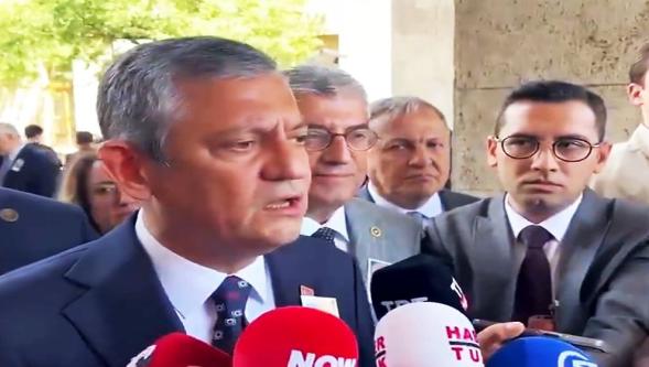 Özgür Özel açıkladı! Olağanüstü kurultay süreci için ilk imzalar atıldı...