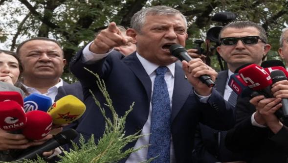 Özgür Özel TBMM önünde partililere seslendi: "Onurlu insanlar çıkar ve oyunu bozar..!"