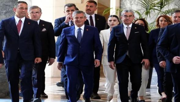 Özgür Özel'in yol haritası netleşti! Yeni parti için tarih belli oldu…