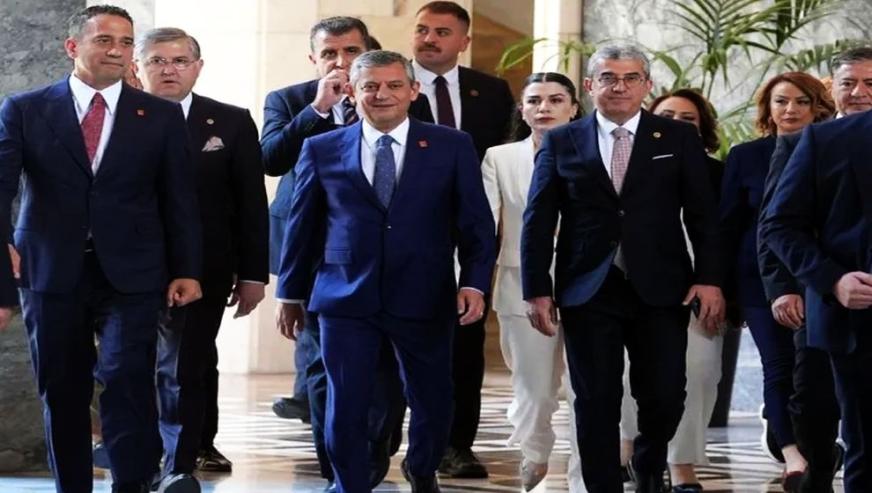 Özgür Özel'in yol haritası netleşti! Yeni parti için tarih belli oldu…
