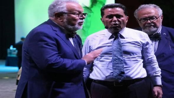 Celal Şengör'den Ahmet Özer'e olay “süre doldu” müdahalesi! Fuarda çok konuşulacak anlar…