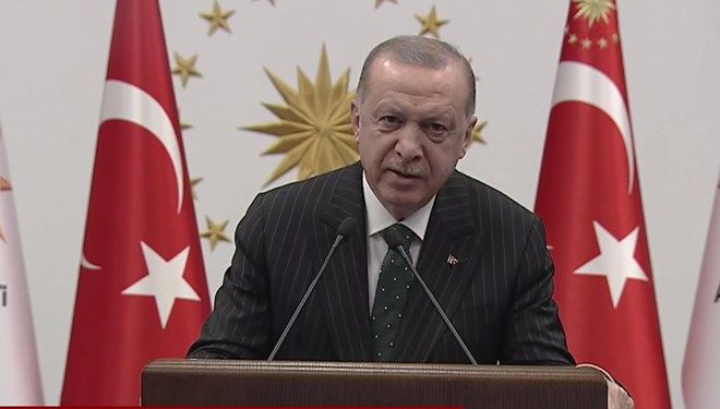 Cumhurbaşkanı Erdoğan: "Zerre Kadar Onuru Varsa Haysiyetiyle Gider"