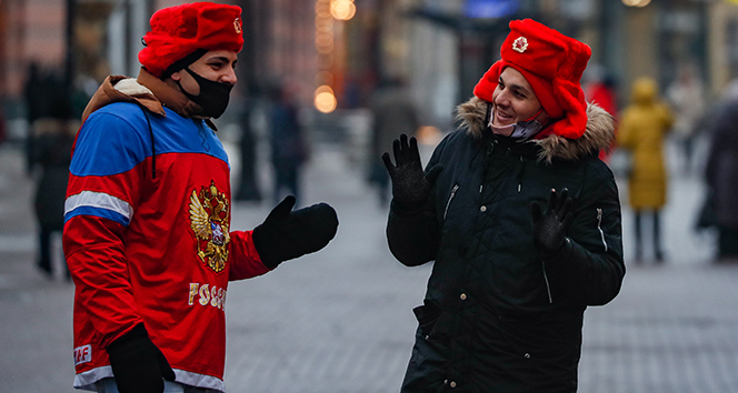 Rusya'da aşı olana maske zorunluluğu kalkıyor