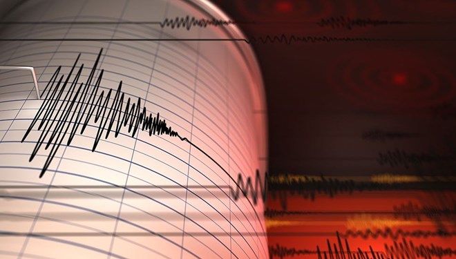 İzmir'de Peşe Peşe Gelen Depremler Korkuttu!