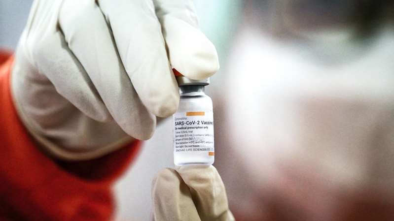 Çin aşısı CoronaVac çocuklar için güvenli mi? Flaş açıklama...