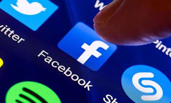 Uzman isimden önemli uyarı: Facebook şifrenizi hemen değiştirin, bilgiler sızdırıldı...