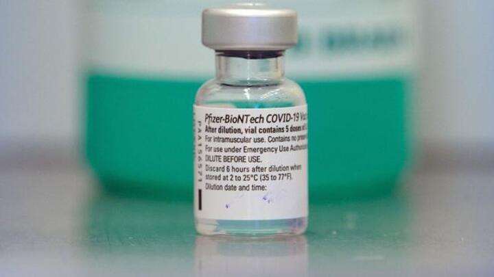 Biontech aşısını kimler yaptırmalı? Biontech aşısının yan etkileri var mı, neler? Biontech/ Pfizer aşısını kullanan ülkeler!