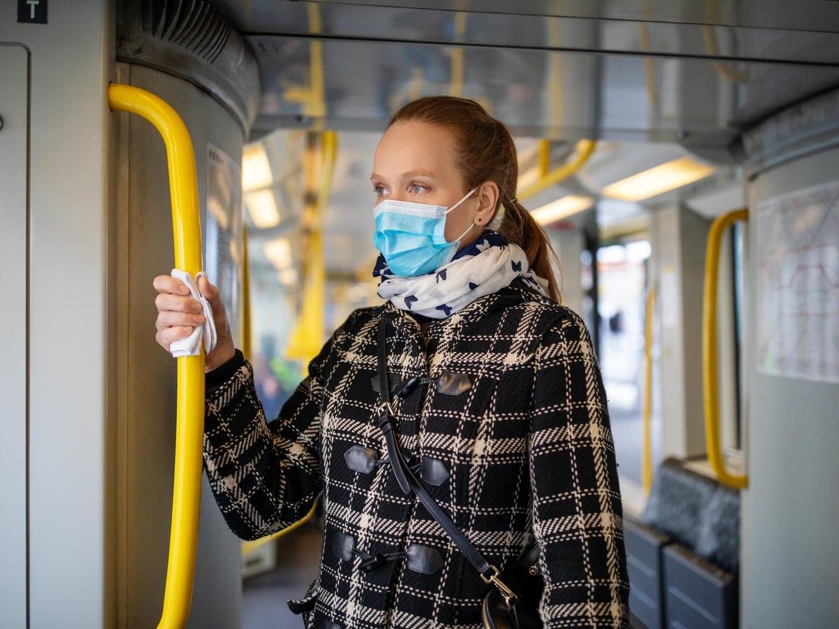 Sağlık Bakanı Koca: 'Dışarıda yanınızda insan yoksa maske takmanız gerekmiyor!'
