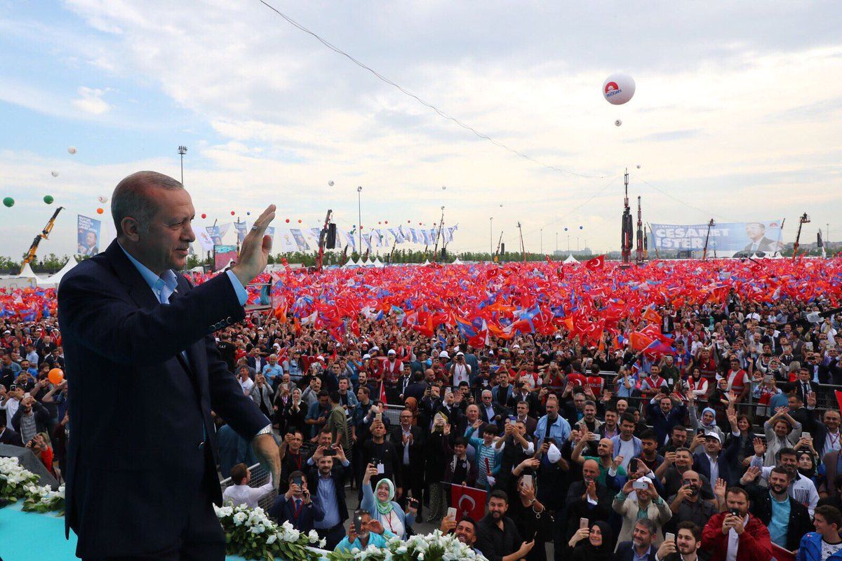 Korkusuz gazetesi yazarı Memduh Bayraktaroğlu "Hazır olun, Türkiye'de çok büyük değişiklikler olacak!"