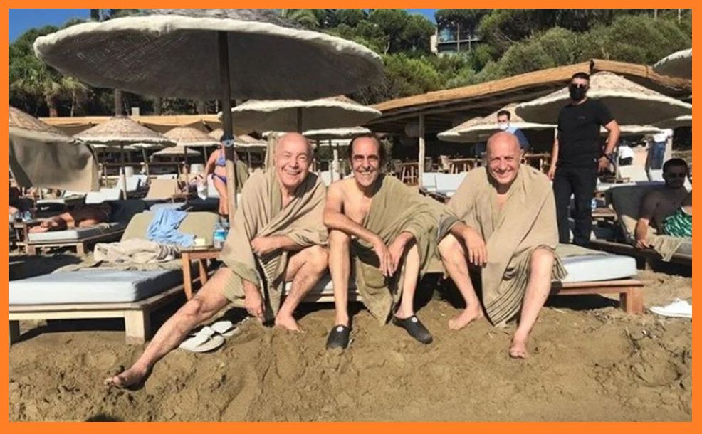 MFÖ plajda: "20 yıl sonra ilk defa üçümüz birlikte yüzdük...!"