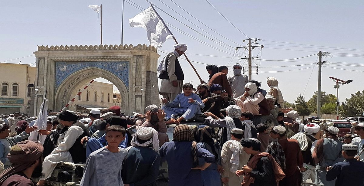 Taliban, Raşid Dostum’un kalesi Mezar-ı Şerif’i ele geçirdi, Kabil'e yaklaşıyor!