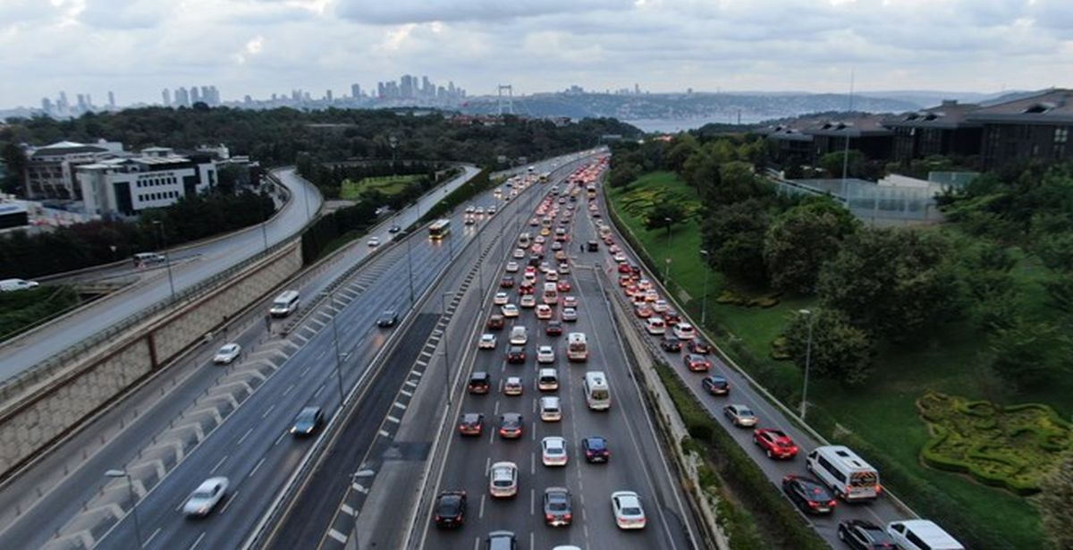 Okullar açıldı ve İstanbul'da trafik arttı!