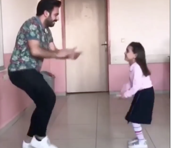 Murat Öğretmen'in öğrencileriyle yaptığı Silifke yöresi folklor dansı izlenme rekorları kırıyor...