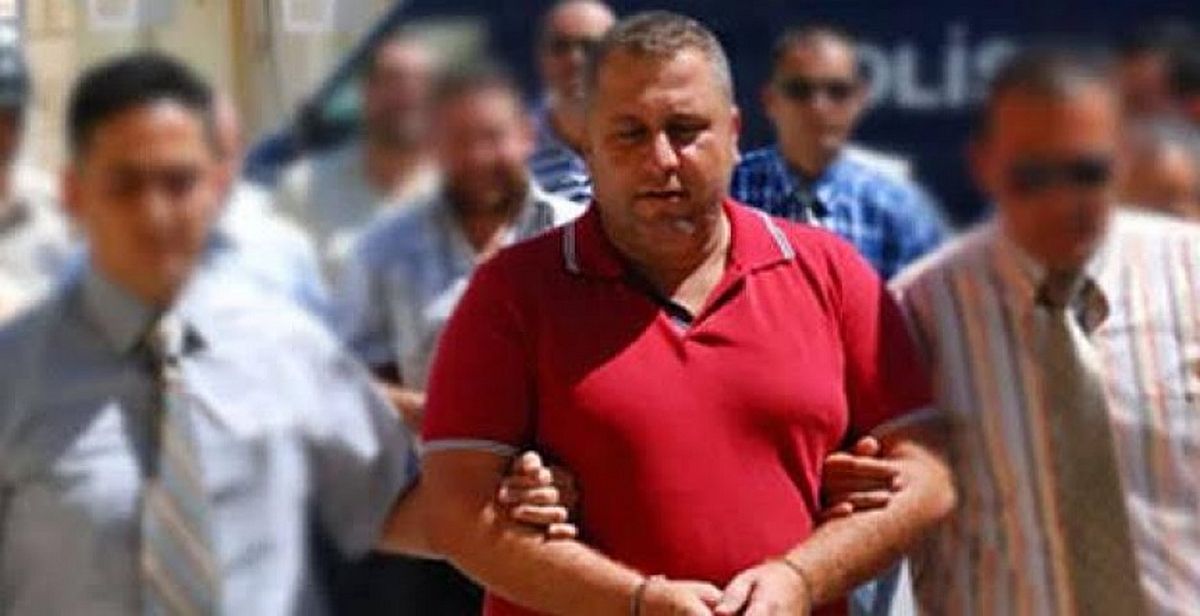 Sedat Peker'in videosuyla gündeme gelen 'darp, adam kaçırma ve zorla alıkoyma' iddialarıyla aranan Halil Falyalı polise teslim oldu!