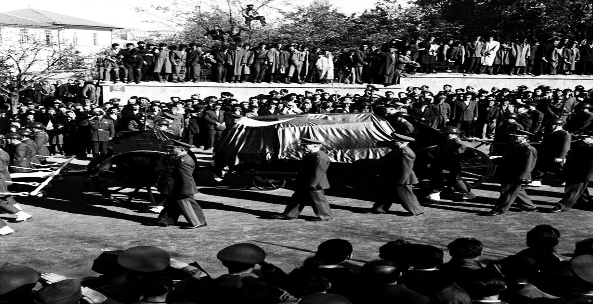 Atatürk'ün cenaze namazı kılınmadı mı? Hurafelerin kaynağı kimler?