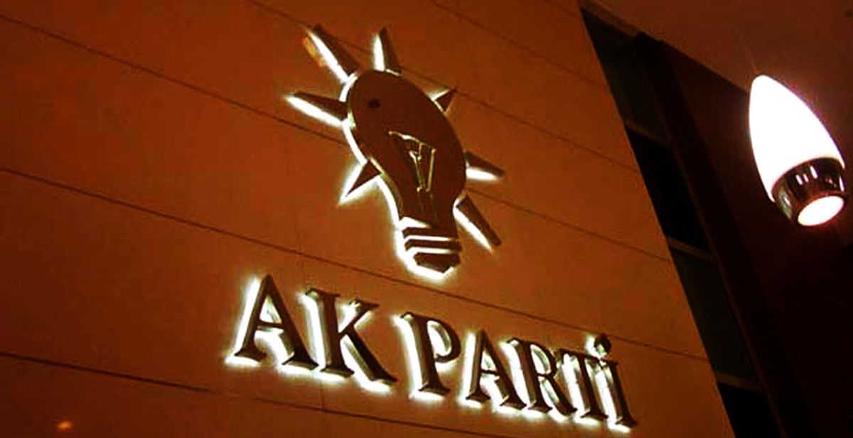 Cumhuriyet yazarı Barış Pehlivan açıkladı: AK Parti’deki casuslar kim?