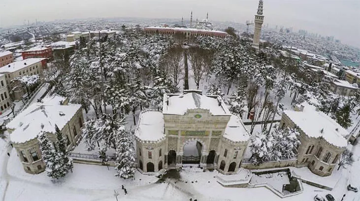 İstanbul'da kar yağışı etkili oldu! İstanbul'da üniversiteler iki gün tatil edildi...