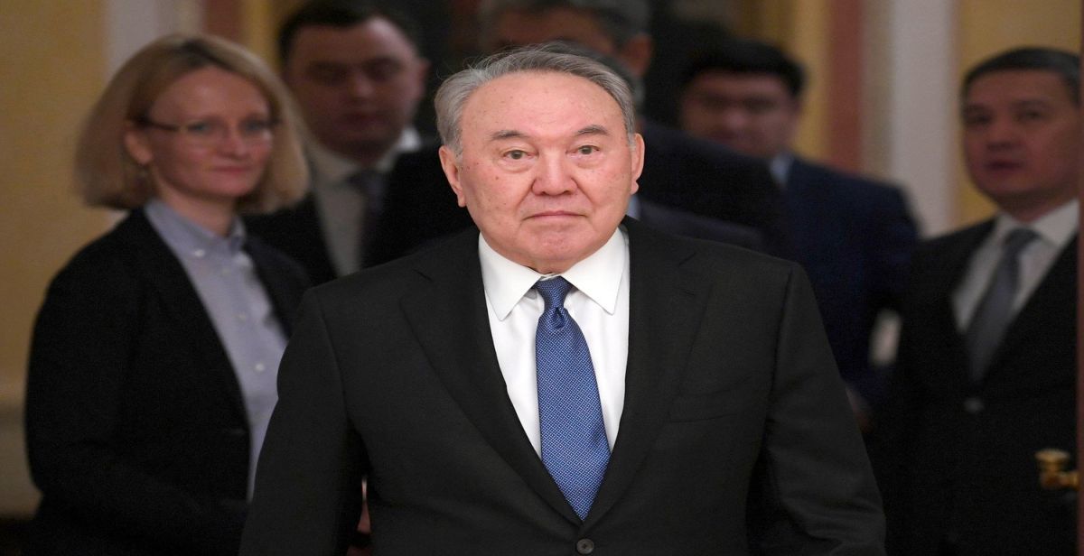 Rus medyası: "Nazarbayev ve ailesi Kazakistan'ı terk etti..."
