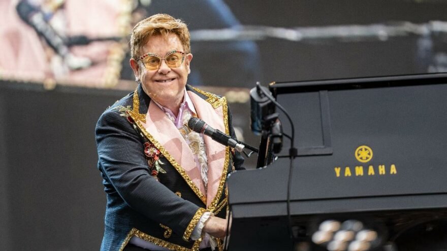 Elton John'a virüs şoku! Efsanevi şarkıcının son durumu...