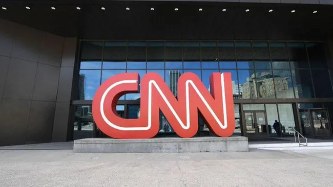 CNN'de yasak aşk depremi! Üst düzey yönetici istifa etti