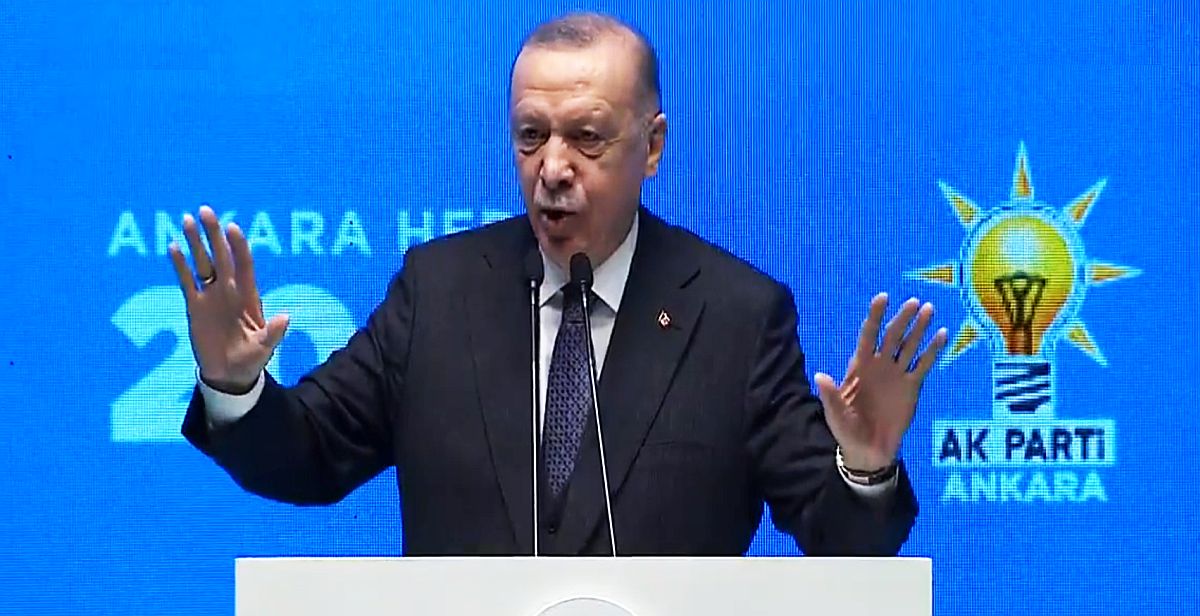 Cumhurbaşkanı Erdoğan: "Yuvarlak masa etrafında yer beğenmeyenlere milletim gereken yeri gösterecektir"