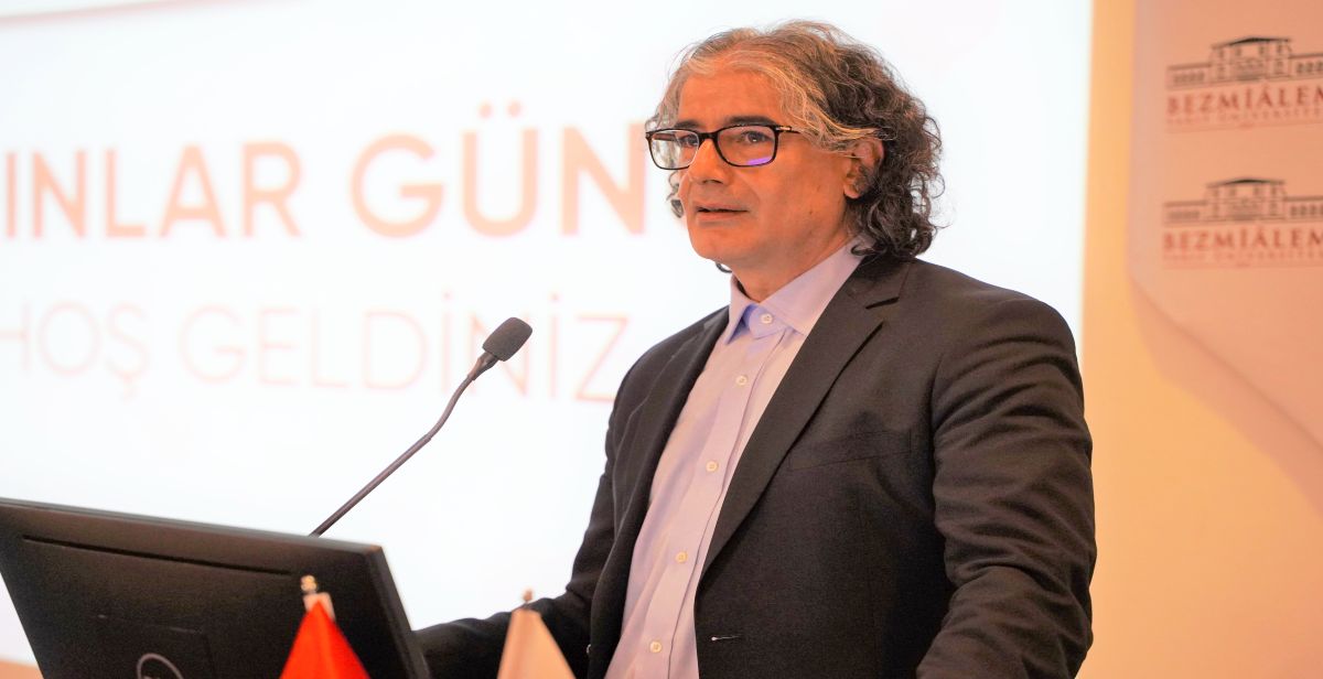 Prof. Dr. Ramazan Özdemir: "Dünyayı erkeklere bırakmayın..! Bıraktığınız zaman,..."